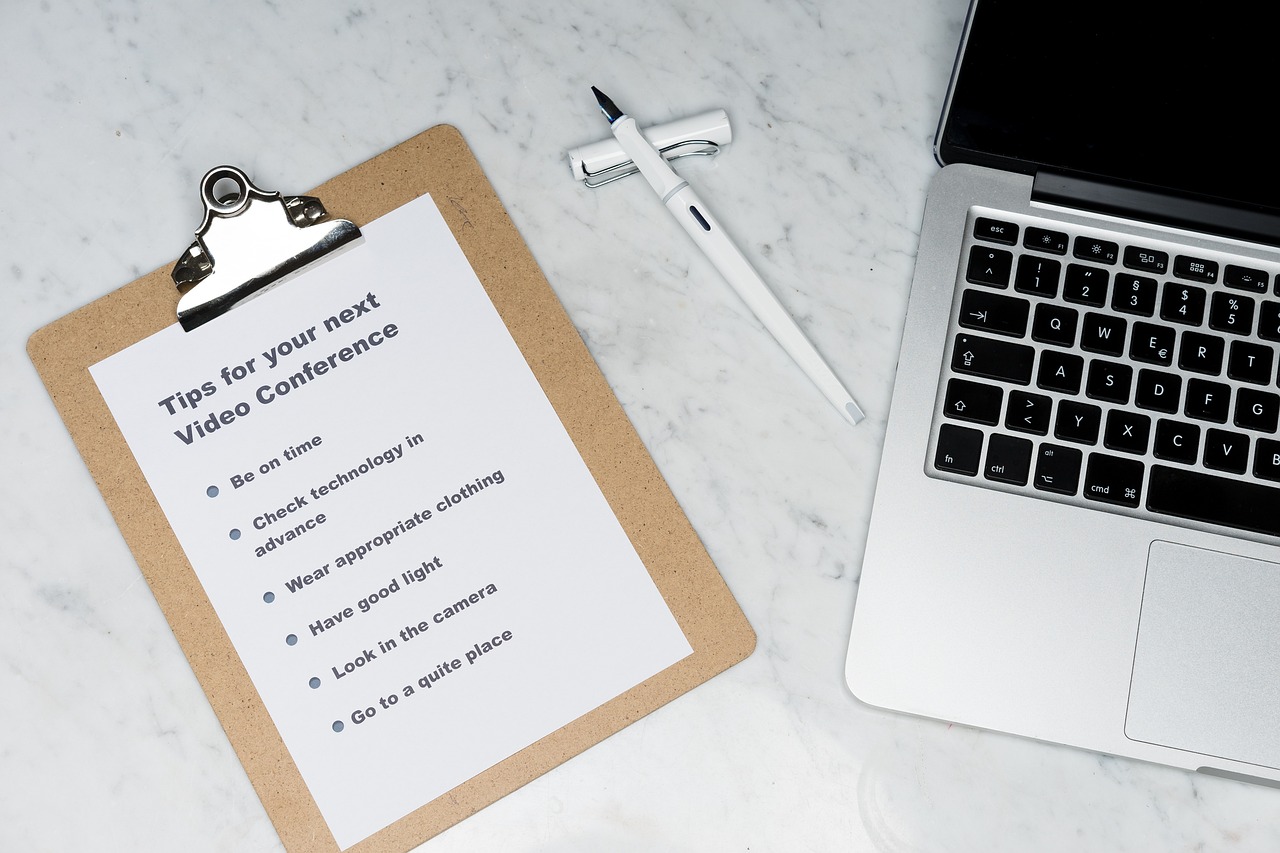 买微信小号:爬虫影视app详情下载教程